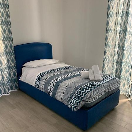 La Porta Di Carmy Lejlighed Napoli Eksteriør billede