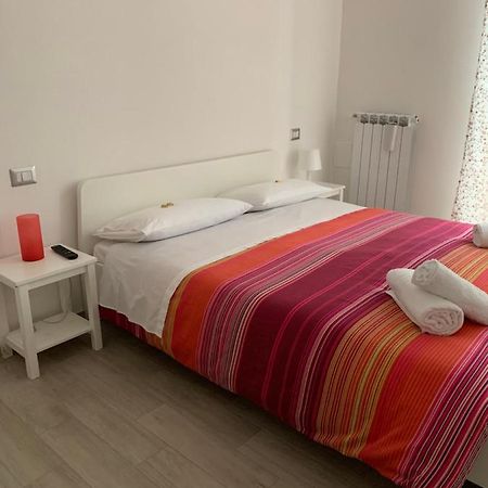 La Porta Di Carmy Lejlighed Napoli Eksteriør billede