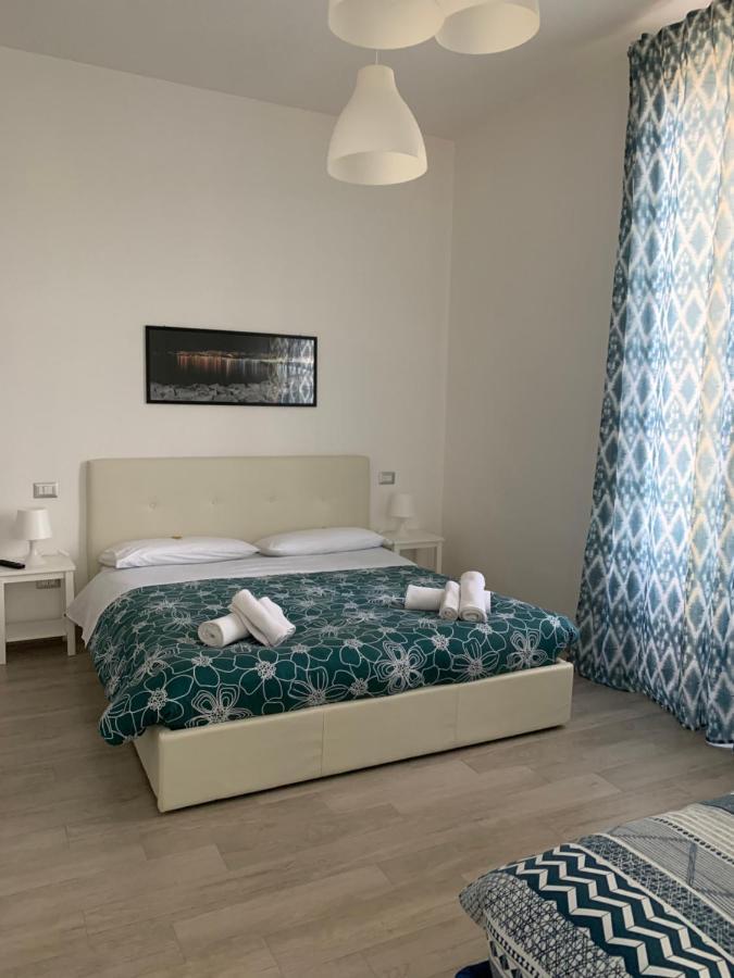 La Porta Di Carmy Lejlighed Napoli Eksteriør billede