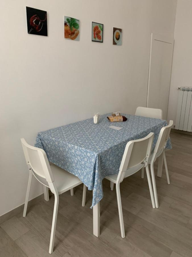 La Porta Di Carmy Lejlighed Napoli Eksteriør billede